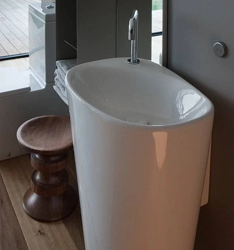 Раковина Laufen Palomba 1180.4 (8.1180.4.000.104.1) 520x435x900мм Раковина Laufen Palomba 1180.4 (8.1180.4.000.104.1) 520x435x900мм