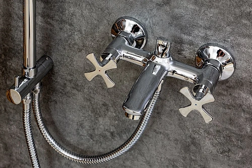 Смеситель для ванны Agger Love A1010000 Смеситель для ванны Agger Love A1010000
