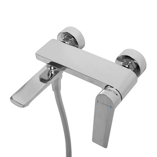 Смеситель для ванны CEZARES COMFORT-VD-01 с ручным душем, шлангом и держателем, хром Смеситель для ванны CEZARES COMFORT-VD-01 с ручным душем, шлангом и держателем, хром