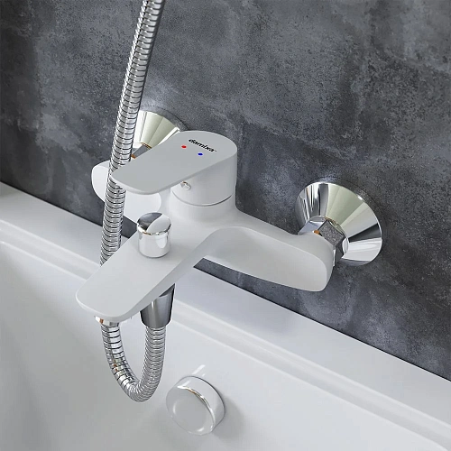 Смеситель для ванны Damixa Jupiter 771000201 Смеситель для ванны Damixa Jupiter 771000201