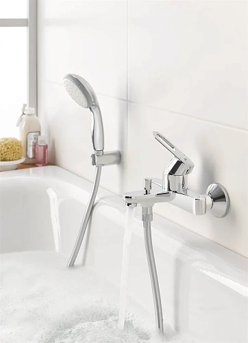 Смеситель для ванны GROHE BauLoop, настенный монтаж (23603000) Смеситель для ванны GROHE BauLoop, настенный монтаж (23603000)