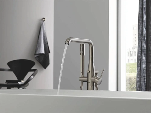 Смеситель для ванны GROHE Essence New 23491EN1 напольный Смеситель для ванны GROHE Essence New 23491EN1 напольный