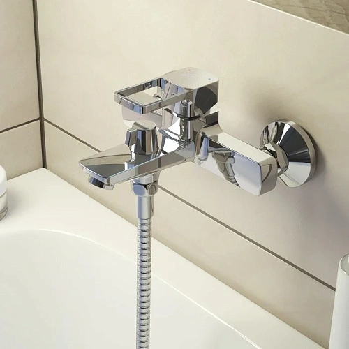 Смеситель для ванны IDDIS Bild (BILSB00i02WA) Смеситель для ванны IDDIS Bild (BILSB00i02WA)