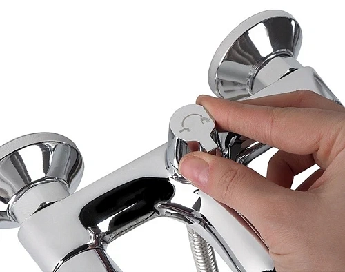 Смеситель для ванны Iddis Bounce BOUSB02i02 с керамическим дивертором Смеситель для ванны Iddis Bounce BOUSB02i02 с керамическим дивертором