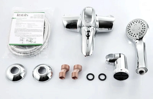 Смеситель для ванны Iddis Carlow CQ23068CK с душем Смеситель для ванны Iddis Carlow CQ23068CK с душем