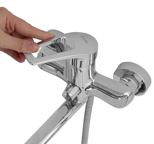 Смеситель для ванны IDDIS Carlow Plus (CRPSBL2i10WA) Смеситель для ванны IDDIS Carlow Plus (CRPSBL2i10WA)