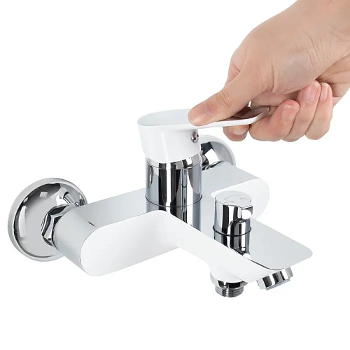 Смеситель для ванны IDDIS Cloud (CLOSB02i02WA) Смеситель для ванны IDDIS Cloud (CLOSB02i02WA)