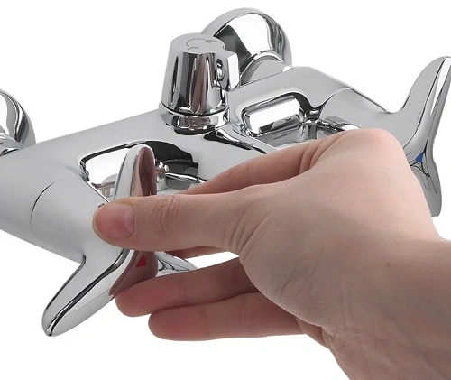 Смеситель для ванны IDDIS Copter (COPSB02i02WA) Смеситель для ванны IDDIS Copter (COPSB02i02WA)