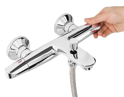 Смеситель для ванны Iddis Funk FUNSB00i02 с душем Смеситель для ванны Iddis Funk FUNSB00i02 с душем