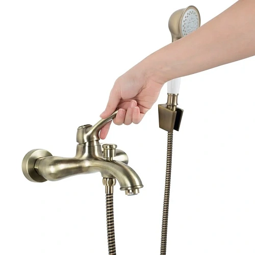 Смеситель для ванны IDDIS Oldie (OLDBR00i02) Смеситель для ванны IDDIS Oldie (OLDBR00i02)