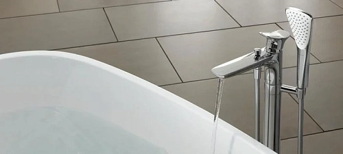 Смеситель для ванны Kludi Ambienta 535900575 напольный Смеситель для ванны Kludi Ambienta 535900575 напольный