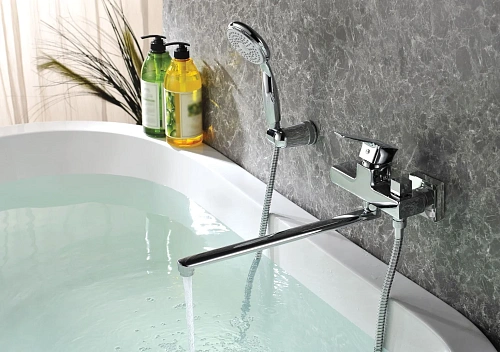 Смеситель для ванны Lemark Basis LM3617C универсальный, хром Смеситель для ванны Lemark Basis LM3617C универсальный, хром