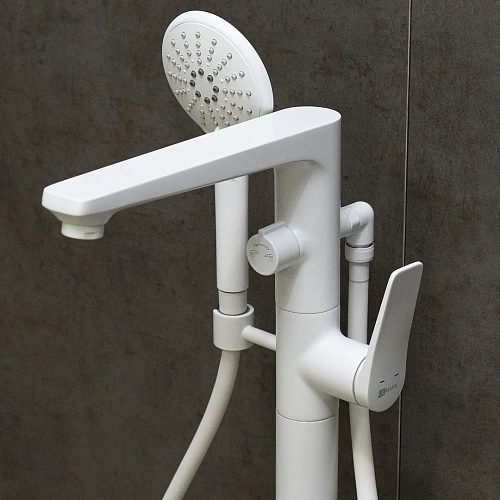 Смеситель для ванны Lemark Bronx LM3744MW напольный, белый/матовый Смеситель для ванны Lemark Bronx LM3744MW напольный, белый/матовый