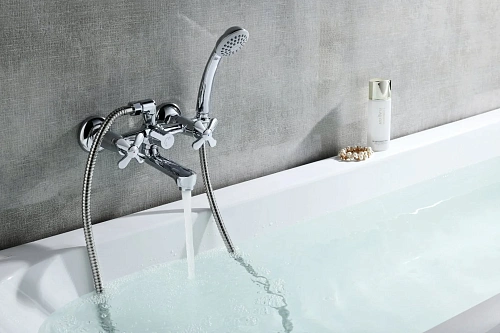 Смеситель для ванны Lemark Partner LM6542C , хром Смеситель для ванны Lemark Partner LM6542C , хром