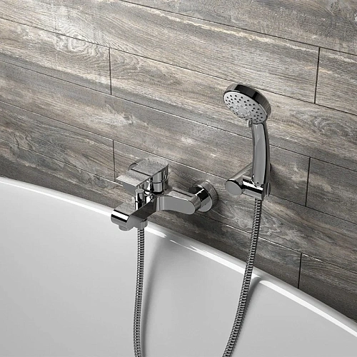 Смеситель для ванны Paini Ghibli 44CR105E с аксессуаром Смеситель для ванны Paini Ghibli 44CR105E с аксессуаром