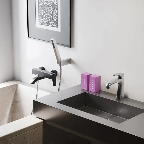 Смеситель для ванны Paini Lady 89YO105KM с аксессуаром, черный Смеситель для ванны Paini Lady 89YO105KM с аксессуаром, черный