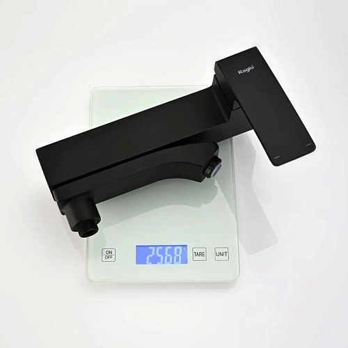 Смеситель для ванны Raglo R01.30.06, черный Смеситель для ванны Raglo R01.30.06, черный