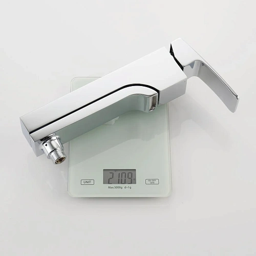 Смеситель для ванны Raglo R02.30, хром Смеситель для ванны Raglo R02.30, хром