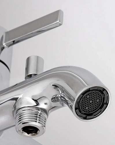 Смеситель для ванны Remer Metrica MC05 Смеситель для ванны Remer Metrica MC05