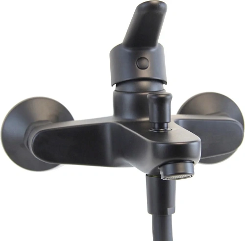 Смеситель для ванны Webert Sax Evolution SE850101560, черный Смеситель для ванны Webert Sax Evolution SE850101560, черный