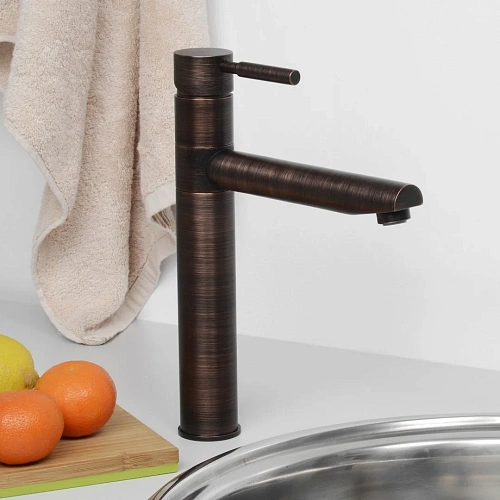 Смеситель для кухни WasserKRAFT A8147 темная бронза Смеситель для кухни WasserKRAFT A8147 темная бронза