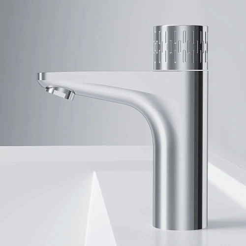 Смеситель для раковины AM.PM Gem F90A02400 с индикацией температуры, хром Смеситель для раковины AM.PM Gem F90A02400 с индикацией температуры, хром