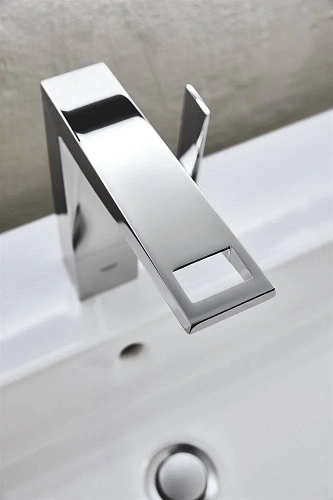 Смеситель для раковины GROHE Allure Brilliant с донным клапаном (высокий излив), хром (23109000) Смеситель для раковины GROHE Allure Brilliant с донным клапаном (высокий излив), хром (23109000)