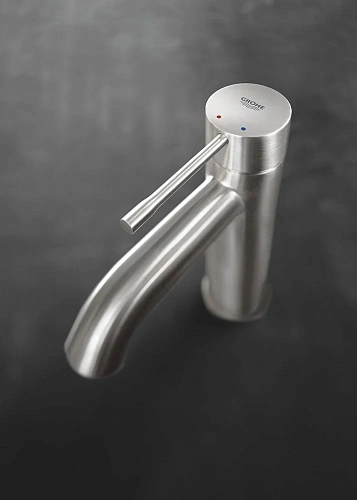 Смеситель для раковины GROHE Essence New S-Size II с донным клапаном, суперсталь (23589DC1) Смеситель для раковины GROHE Essence New S-Size II с донным клапаном, суперсталь (23589DC1)