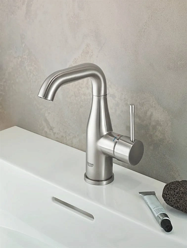 Смеситель для раковины GROHE Essence New с донным клапаном, суперсталь (23462DC1) Смеситель для раковины GROHE Essence New с донным клапаном, суперсталь (23462DC1)