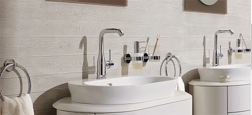 Смеситель для раковины GROHE Essence+ с донным клапаном и высоким изливом, хром (32628001) Смеситель для раковины GROHE Essence+ с донным клапаном и высоким изливом, хром (32628001)