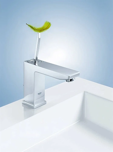Смеситель для раковины GROHE Eurocube Joy с донным клапаном, средний излив, хром (23657000) Смеситель для раковины GROHE Eurocube Joy с донным клапаном, средний излив, хром (23657000)