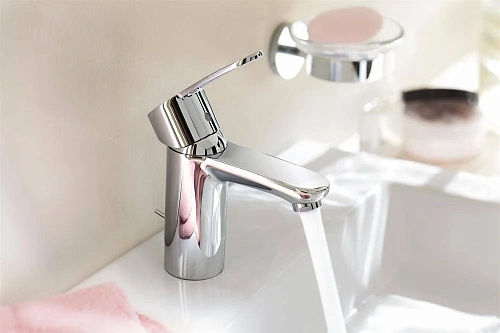 Смеситель для раковины GROHE Eurostyle Cosmopolitan с донным клапаном, хром (33552002) Смеситель для раковины GROHE Eurostyle Cosmopolitan с донным клапаном, хром (33552002)