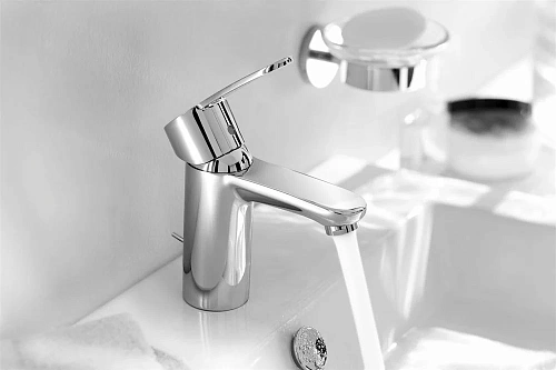 Смеситель для раковины GROHE Eurostyle Cosmopolitan с донным клапаном, хром (33552002) Смеситель для раковины GROHE Eurostyle Cosmopolitan с донным клапаном, хром (33552002)