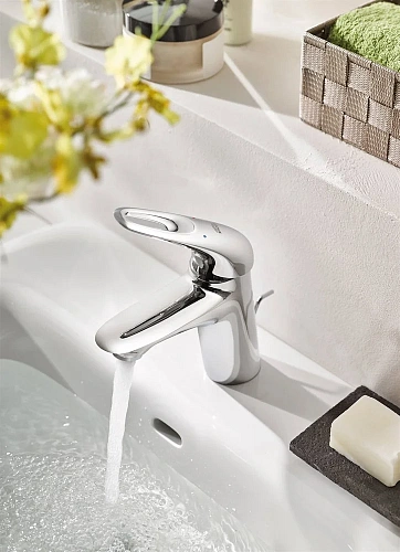 Смеситель для раковины GROHE Eurostyle new с донным клапаном, хром (33558003) Смеситель для раковины GROHE Eurostyle new с донным клапаном, хром (33558003)