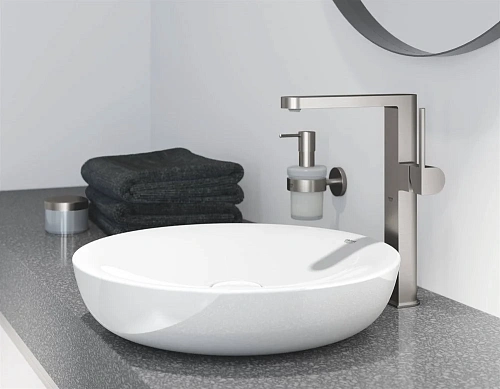Смеситель для раковины GROHE Plus, гладкий корпус, XL-Size (32618003) Смеситель для раковины GROHE Plus, гладкий корпус, XL-Size (32618003)