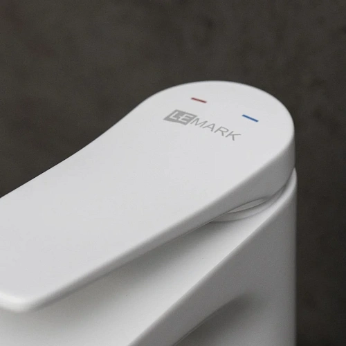 Смеситель для раковины Lemark Bronx LM3737MW монолитный, белый/матовый Смеситель для раковины Lemark Bronx LM3737MW монолитный, белый/матовый