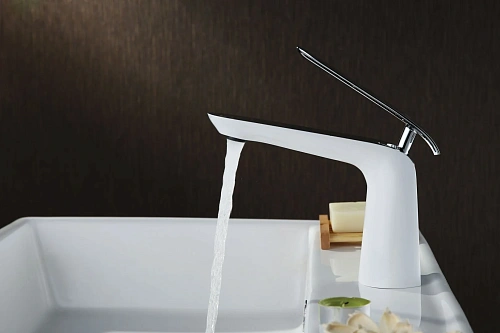 Смеситель для раковины Lemark Melange LM4906CW, хром/белый Смеситель для раковины Lemark Melange LM4906CW, хром/белый