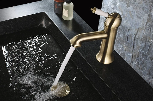 Смеситель для раковины Lemark Villa LM4806B монолитный, бронза Смеситель для раковины Lemark Villa LM4806B монолитный, бронза