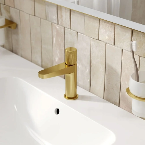 Смеситель для раковины WasserKRAFT Schunter 8203 золото Смеситель для раковины WasserKRAFT Schunter 8203 золото