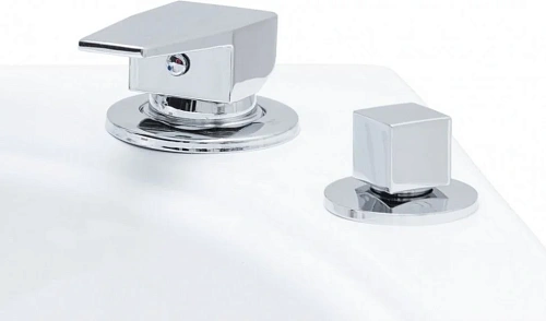 Смеситель на борт ванны Aquanet A10 00240552 Смеситель на борт ванны Aquanet A10 00240552