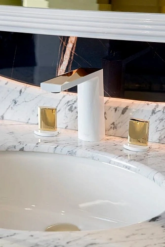 Смеситель на борт ванны Boheme Venturo 150-WG-TOUCH на 3 отверстия белый-золото, ручка TOUCH Смеситель на борт ванны Boheme Venturo 150-WG-TOUCH на 3 отверстия белый-золото, ручка TOUCH