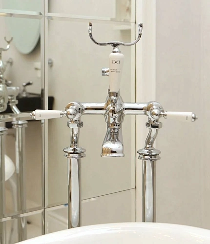 Смеситель на борт ванны Devon&Devon Dandy MARF40BNKS никель блестящий Смеситель на борт ванны Devon&Devon Dandy MARF40BNKS никель блестящий