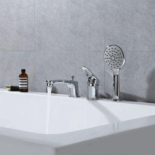 Смеситель на борт ванны Lemark Luna LM4145C, хром Смеситель на борт ванны Lemark Luna LM4145C, хром