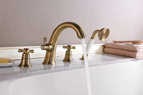 Смеситель на борт ванны Lemark Vintage LM2841B, бронза Смеситель на борт ванны Lemark Vintage LM2841B, бронза