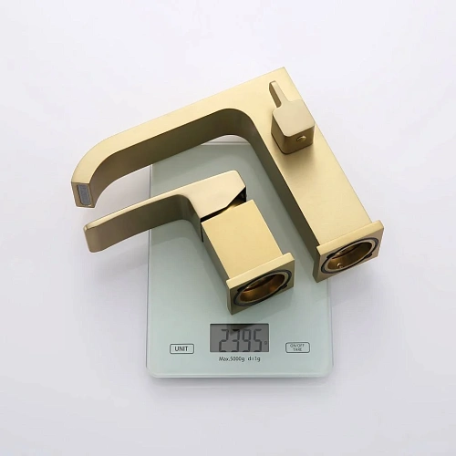 Смеситель на борт ванны Raglo R02.31.03, сатин золотой Смеситель на борт ванны Raglo R02.31.03, сатин золотой