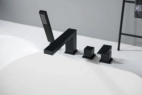 Смеситель на борт ванны Timo Selene 2130/03Y черный Смеситель на борт ванны Timo Selene 2130/03Y черный