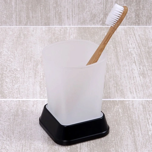 Стакан WasserKRAFT Amper K-5428BLACK черный Стакан WasserKRAFT Amper K-5428BLACK черный