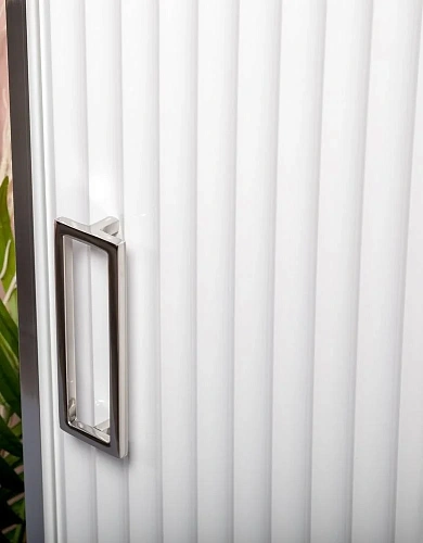 Шкаф-пенал Armadi Art MONACO 868-WCR-R белый глянец + хром R Шкаф-пенал Armadi Art MONACO 868-WCR-R белый глянец + хром R