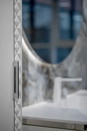 Шкаф-пенал Armadi Art ROMBO 779-WCR белый матовый/хром Шкаф-пенал Armadi Art ROMBO 779-WCR белый матовый/хром