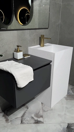 Раковина Armadi Art 802-3R-MW напольная рифленая с трех сторон Cube Corian 480x480x850 Matt White Раковина Armadi Art 802-3R-MW напольная рифленая с трех сторон Cube Corian 480x480x850 Matt White